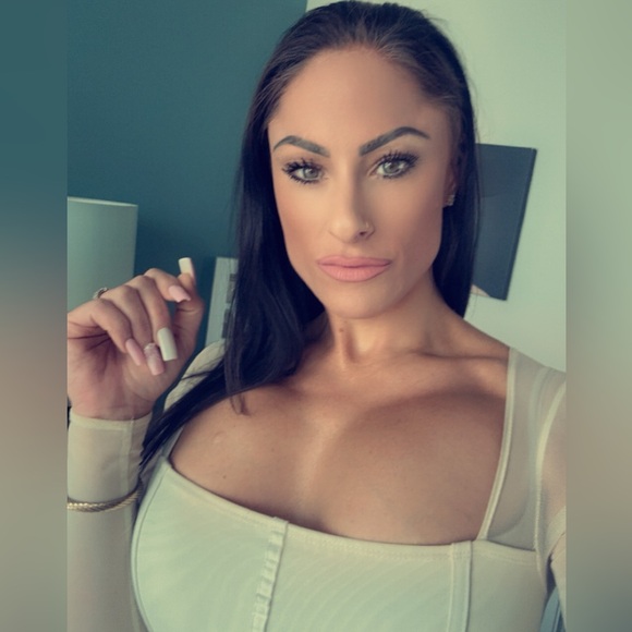 ♥️Posh•Ambassador•BostonBeadBroads♥️ - Picture 4 of 16